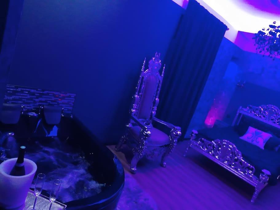 Nuit Romantique - Jacuzzi - Beziers - Romance Royale 外观 照片